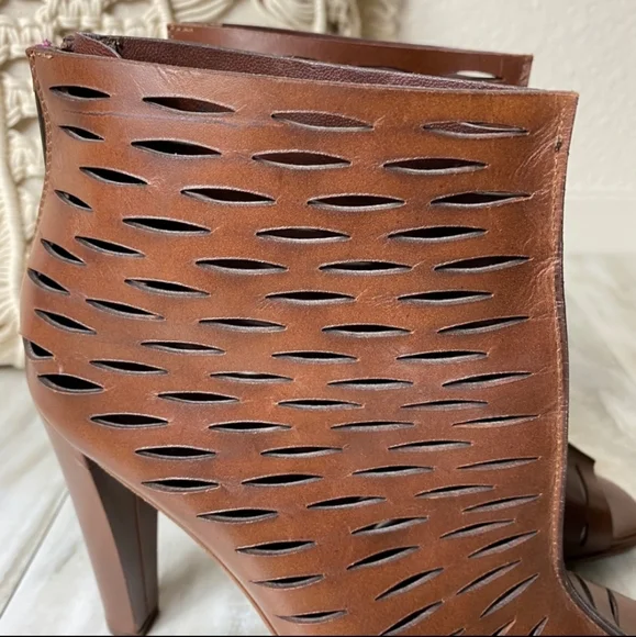 ❗ SOLD ❗ 🥰 DVF Laser Cut Booties - Picture 7 of 11